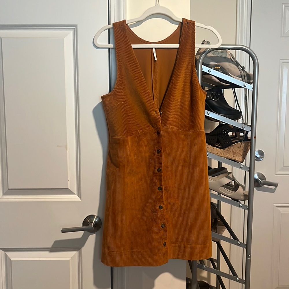 This gorgeous piece no longer fits me. It’s great for fall and winter.